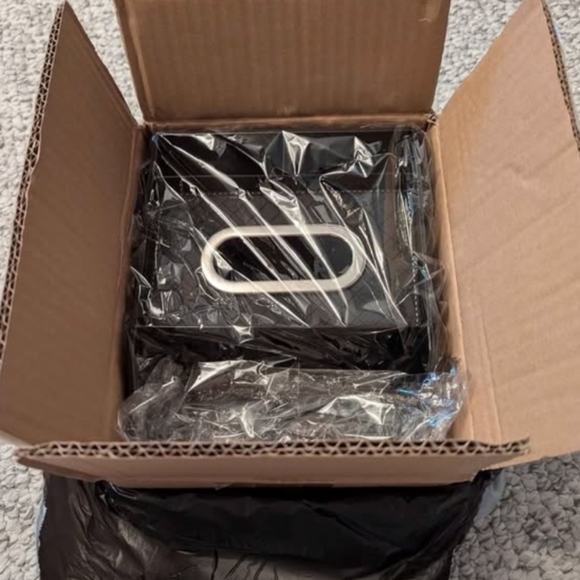 BNIB - Car/Truck Armrest Organizer - Picture 3 of 3